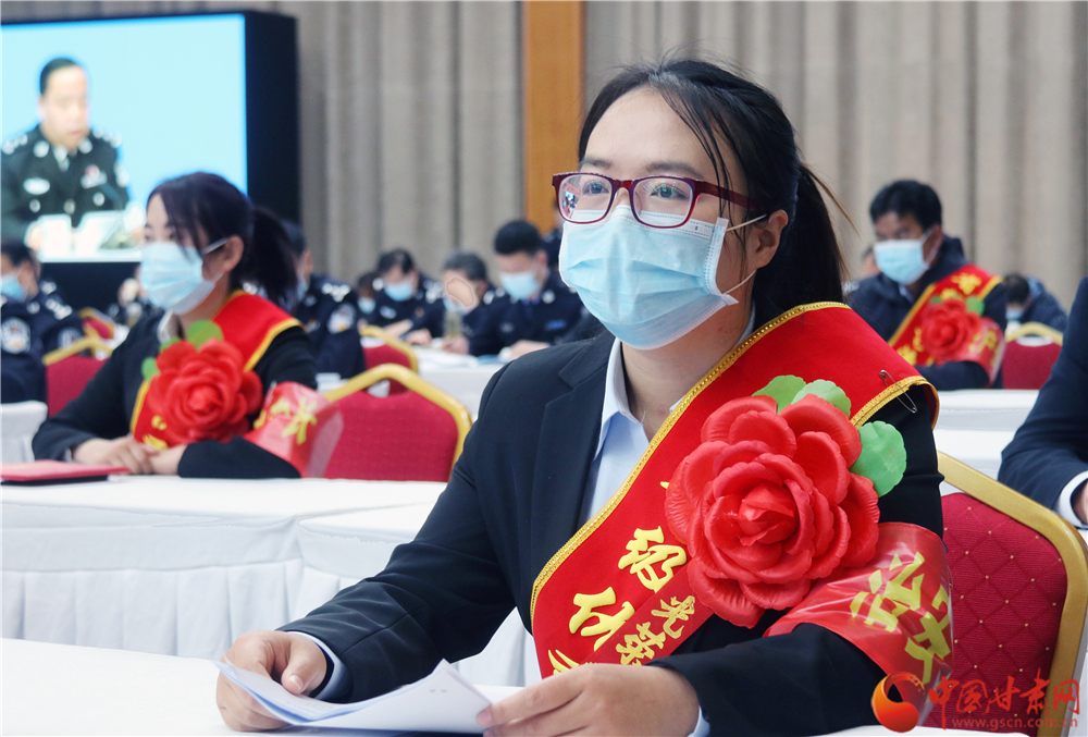 民警的好幫手 鄉親的貼心人——記甘肅省優秀治安戶長陽娟（圖）