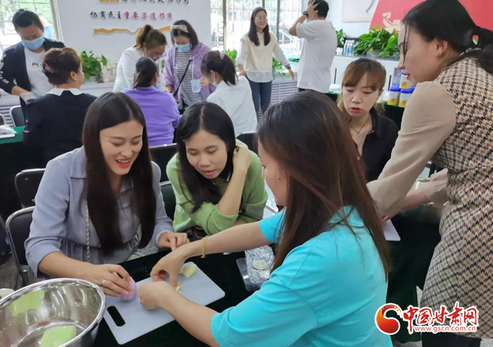 解鎖新技能！蘭州七里河區秋天的第一份手工月餅來了
