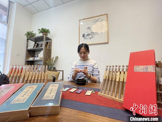 蘭州女制香師“聞香識(shí)敦煌”:十余載復(fù)原“千年香方”