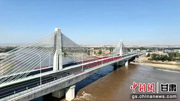圖為靖遠金灘黃河大橋航拍圖。靖遠縣委宣傳部供圖 圖為靖遠金灘黃河大橋航拍圖。靖遠縣委宣傳部供圖