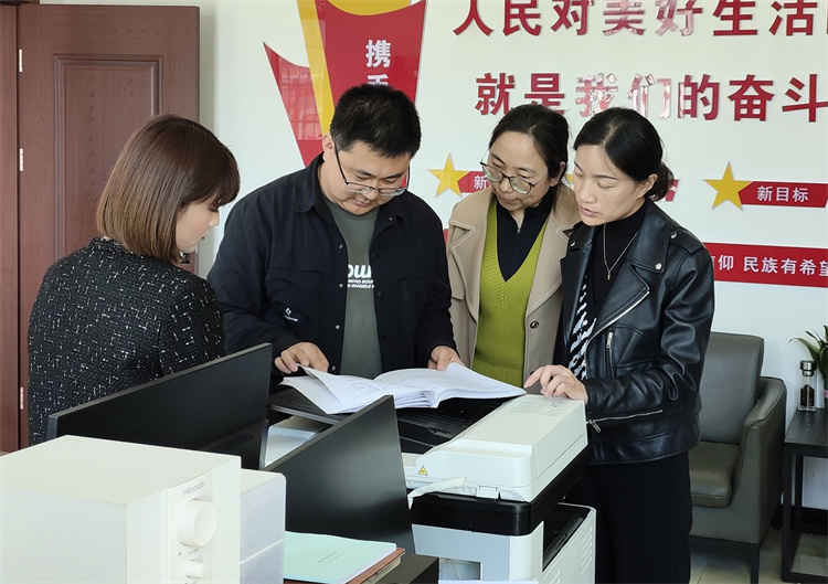 徽縣紀檢監察系統組成3個片區協作交叉檢查組深入各鄉鎮督查惠民惠農政策落實、村集體“三資”規范管理等工作.jpg