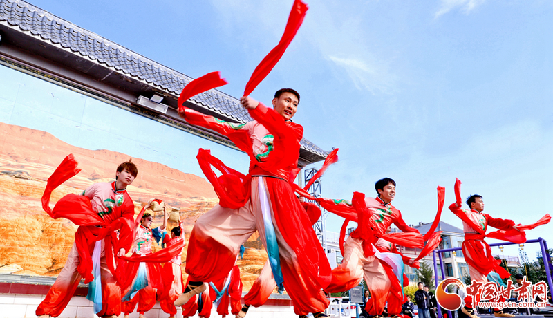 隴拍客丨丹霞山下多彩活動(dòng)慶國(guó)慶